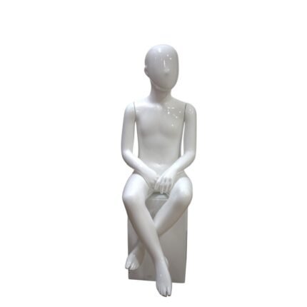 Mannequin enfant sans visage pour vitrine – blanc, finition brillante